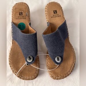 White Mountain Women’s Denim Blue Wedge Tong Sandals, Size 7 1/2 Brand New